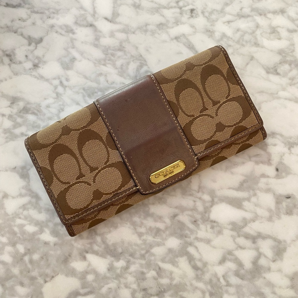 Coach long wallet with lavender/lilac interior